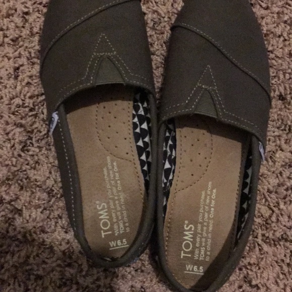 toms size 6.5